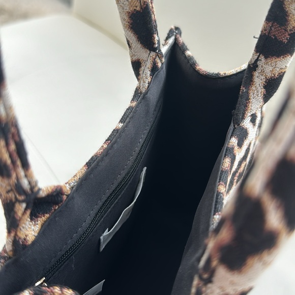 Cheetah mini purse - Picture 3 of 3